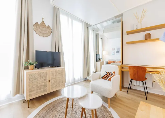 Charming Studio 2P In The Heart Of Paris